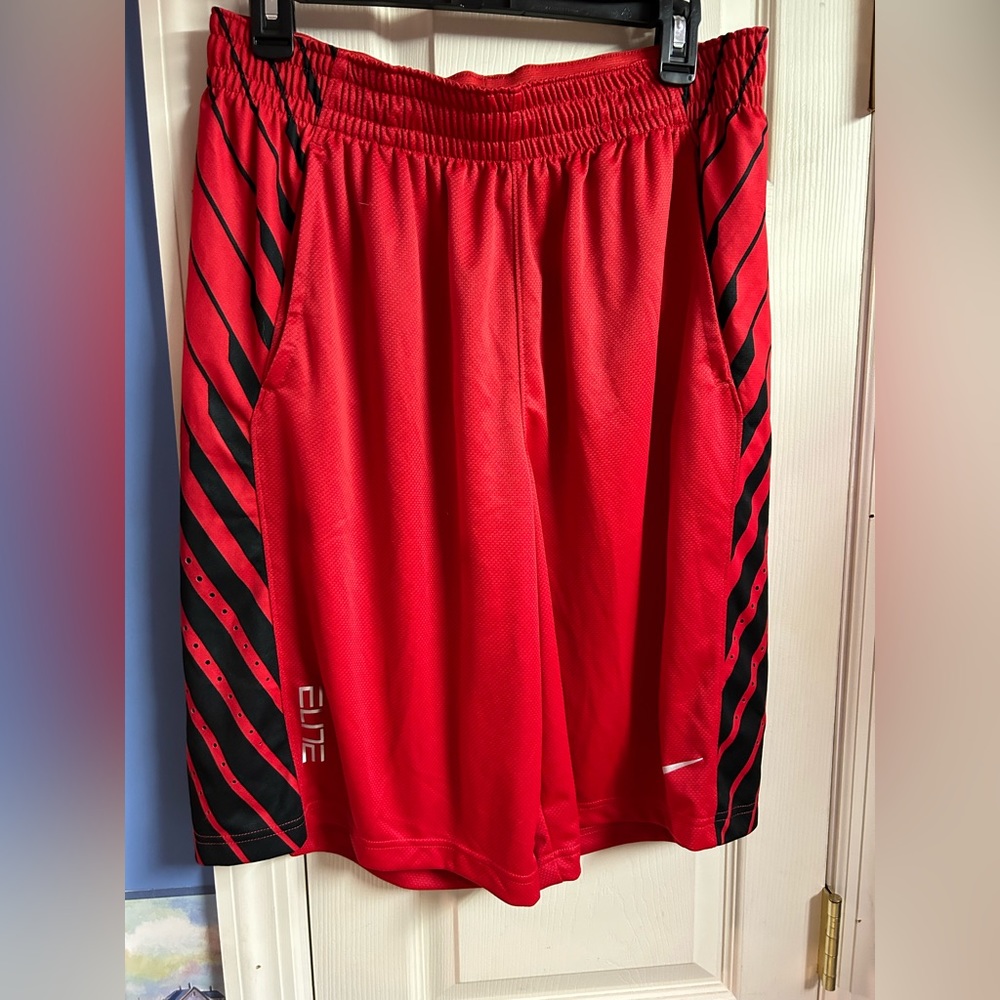 NIKE MENS ELITE SHORTS NEW WITH TAGS
